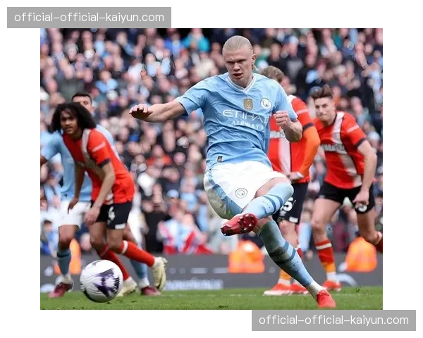 社论：VAR介入标准不一，正在削弱欧冠关键战役的公信力？