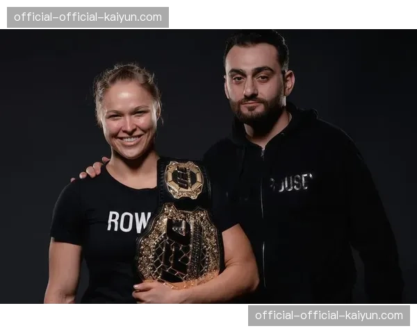 历史回顾：十年前的今天，“女王”隆达-罗西如何用44秒卫冕改变女子MMA